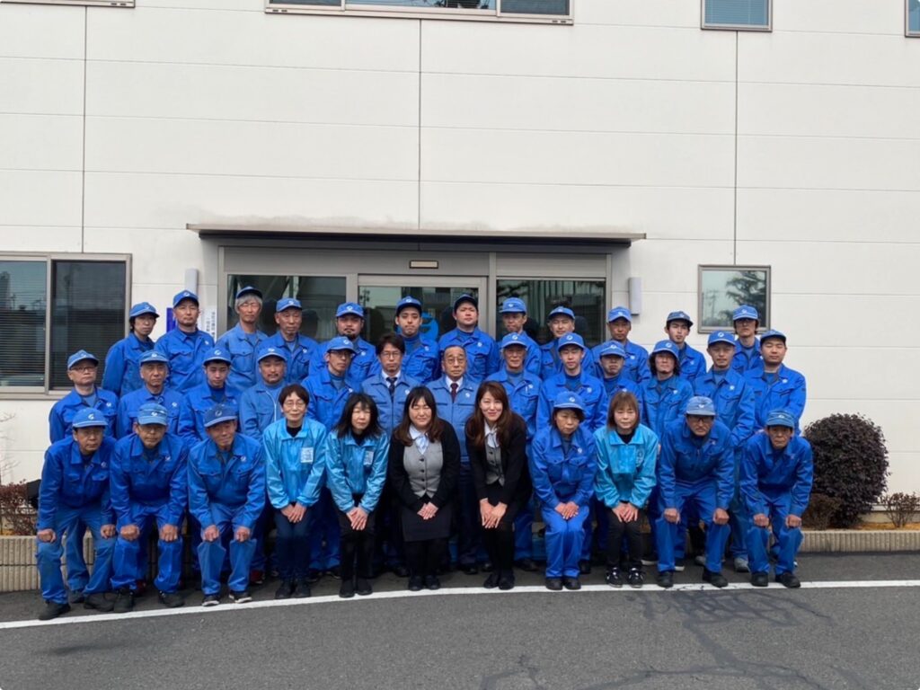 フジイ化工株式会社の社員集合写真